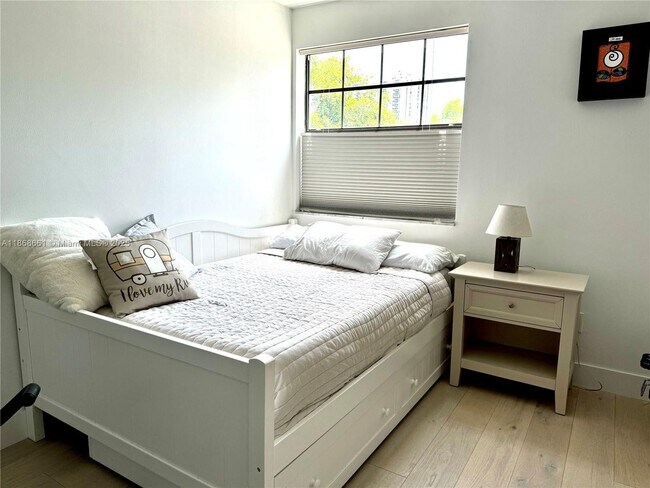 Building Photo - 3553 Magellan Cir