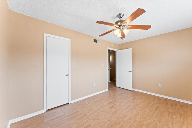 Building Photo - 1530 Eagle Lake Rd