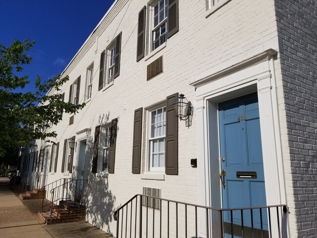 Historic building - 426 S Royal St