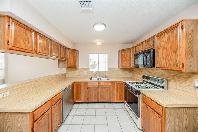 Building Photo - 13211 Rosstown Dr