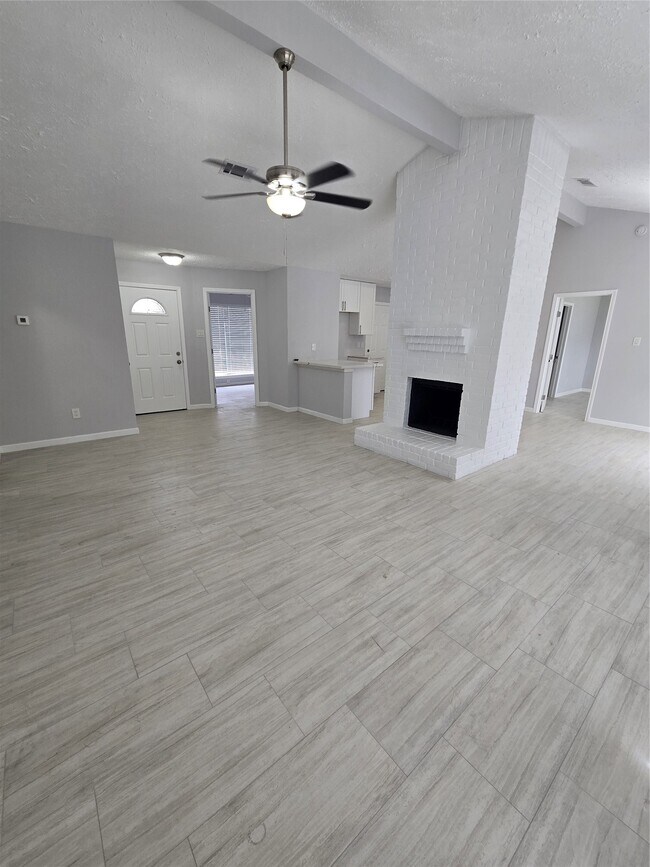 Building Photo - 19319 Cypress Cliff Dr