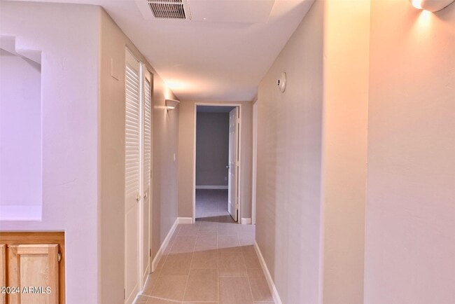 Building Photo - 5122 N 31st Way