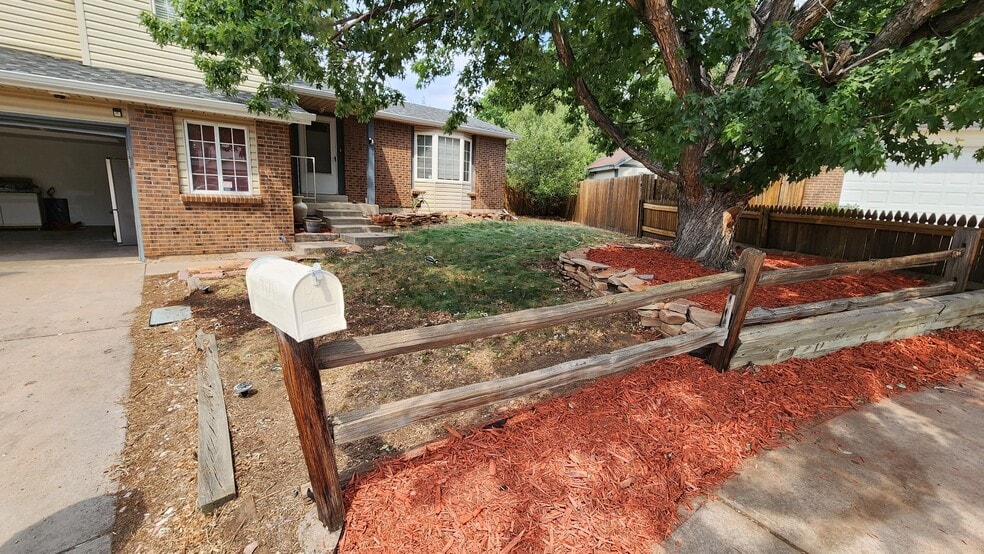 Front - 18863 east milan