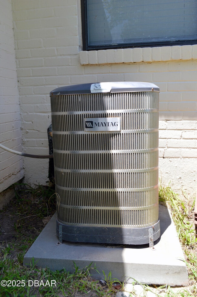 Building Photo - 64 Cardinal Dr