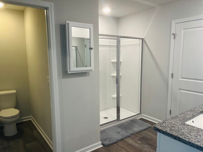 Building Photo - Eagle Creek