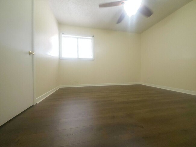 Building Photo - Charming 3-Bedroom Home for Rent – Spacious Backyard & Quiet Neighborhood!