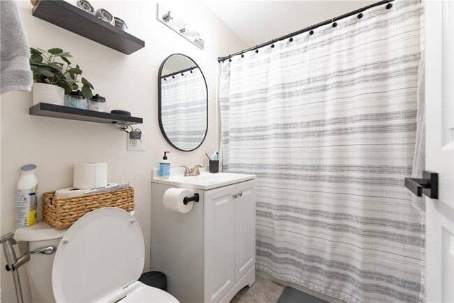 Building Photo - 49 Hollis St