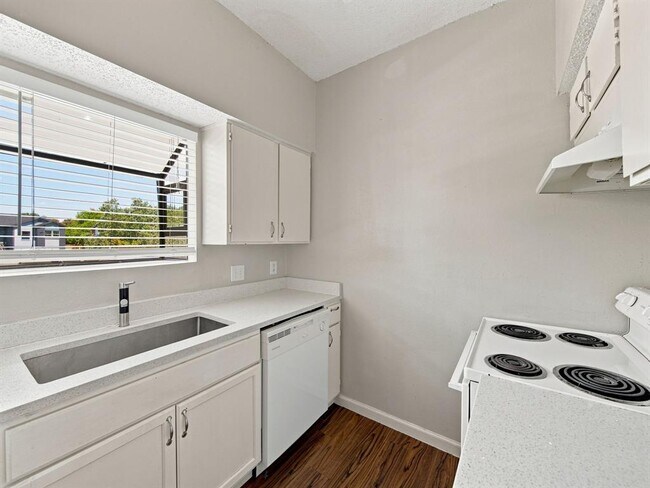 Building Photo - 9507 Kempler Dr