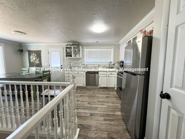 Building Photo - Spacious West Jordan Home on Large Corner Lot