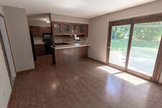 Building Photo - 306 W Briarwood Ln