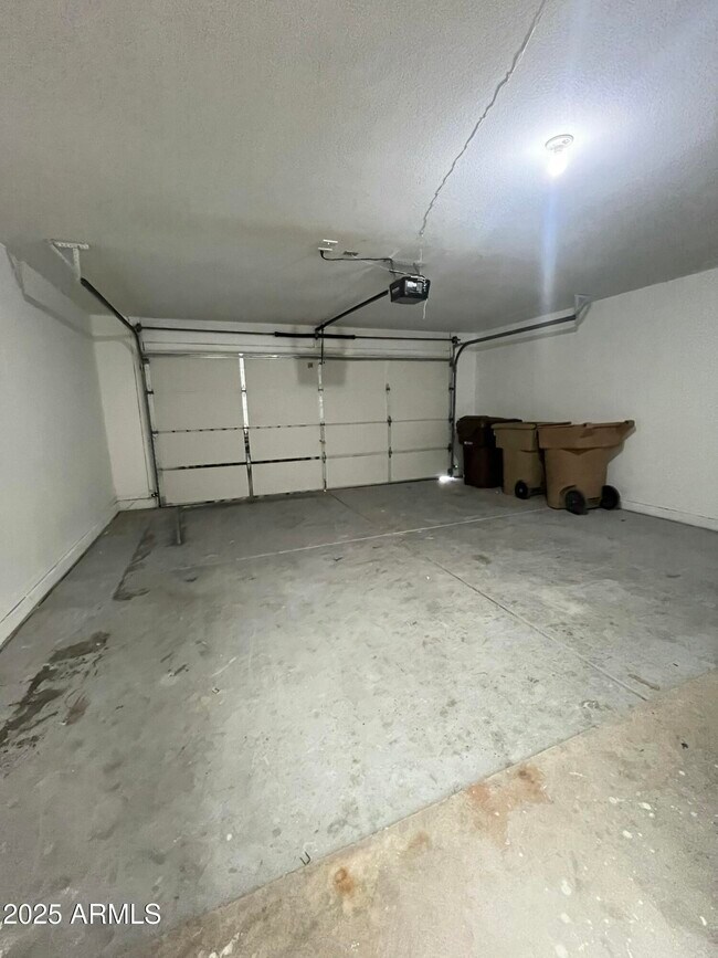Building Photo - 7504 W Jenan Dr