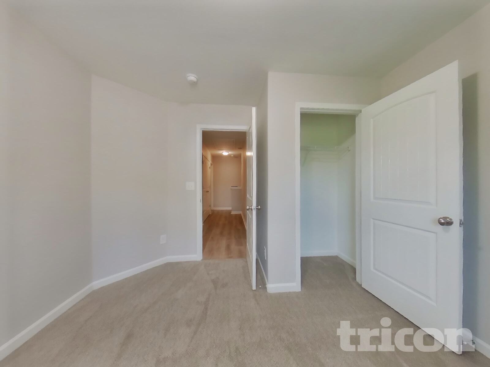 Building Photo - 424 Hyder Ct