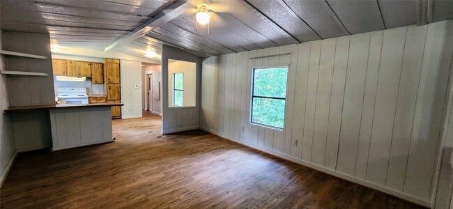 Building Photo - 2066 County Rd 332