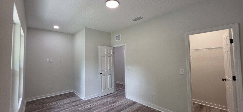 Building Photo - 55 Delmonte St