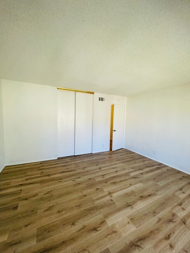 Building Photo - Renovated 3-bedroom townhouse in Todd Ranch with garage and spacious yard