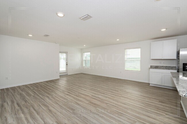 Building Photo - 1097 Hayward Lp