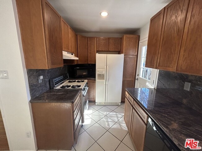 Building Photo - 5355 Rhea Ave