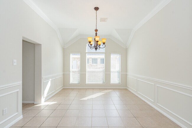 Building Photo - 4319 Dow Way