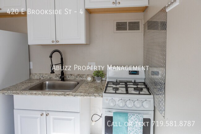 Building Photo - Brookside