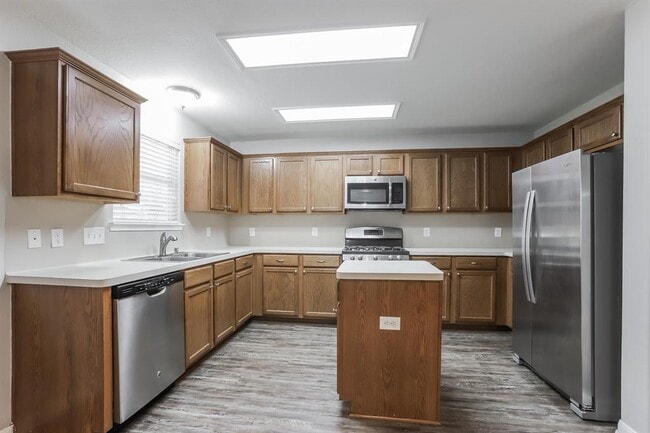 Building Photo - 32434 Hunter Park Ct