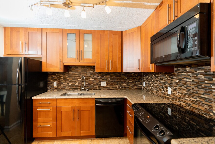 Building Photo - 35300 Woodward Ave