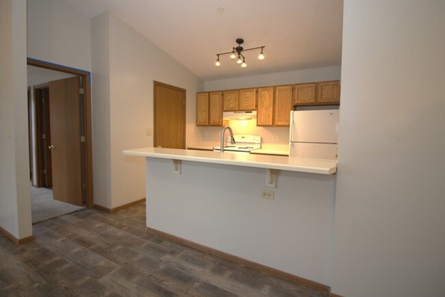 Building Photo - 2 Bed 2 bath