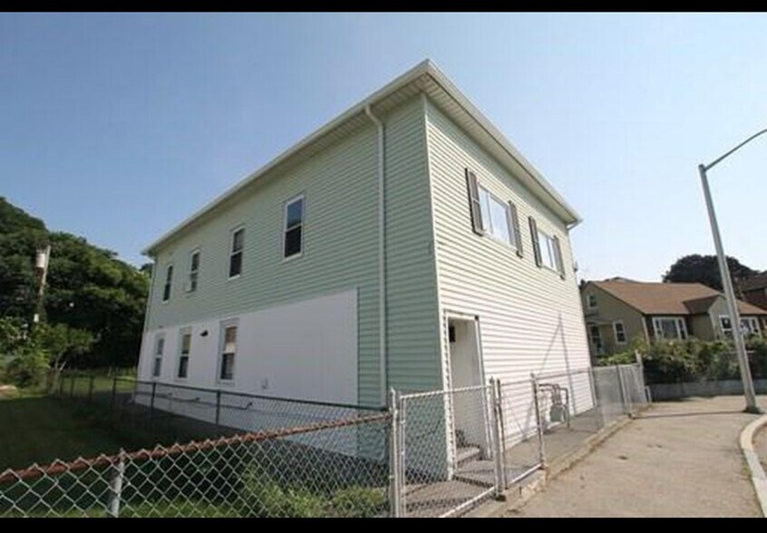 Building Photo - 71 Chilmark St