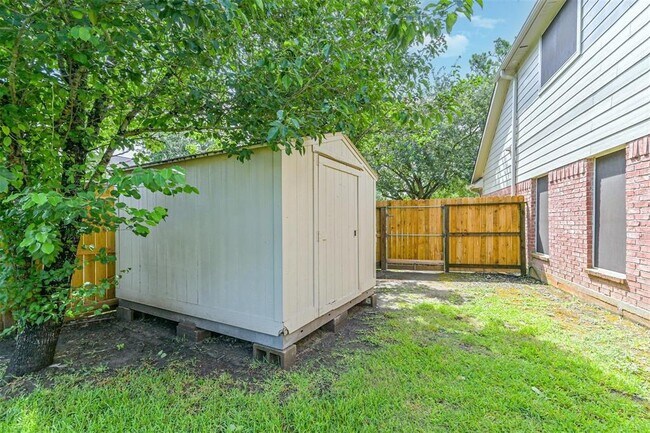 Building Photo - 3602 Pine Stream Dr