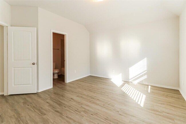 Building Photo - 3404 Cannon Dr