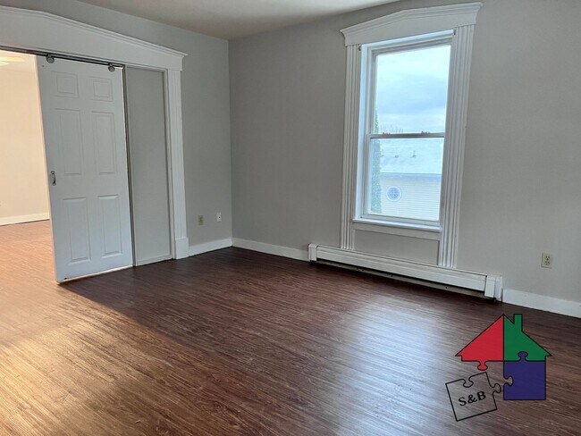 Building Photo - 1062 Waterbury-Stowe Rd