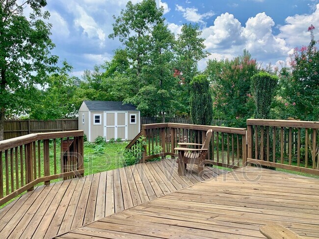 Building Photo - 9201 Langwood Dr