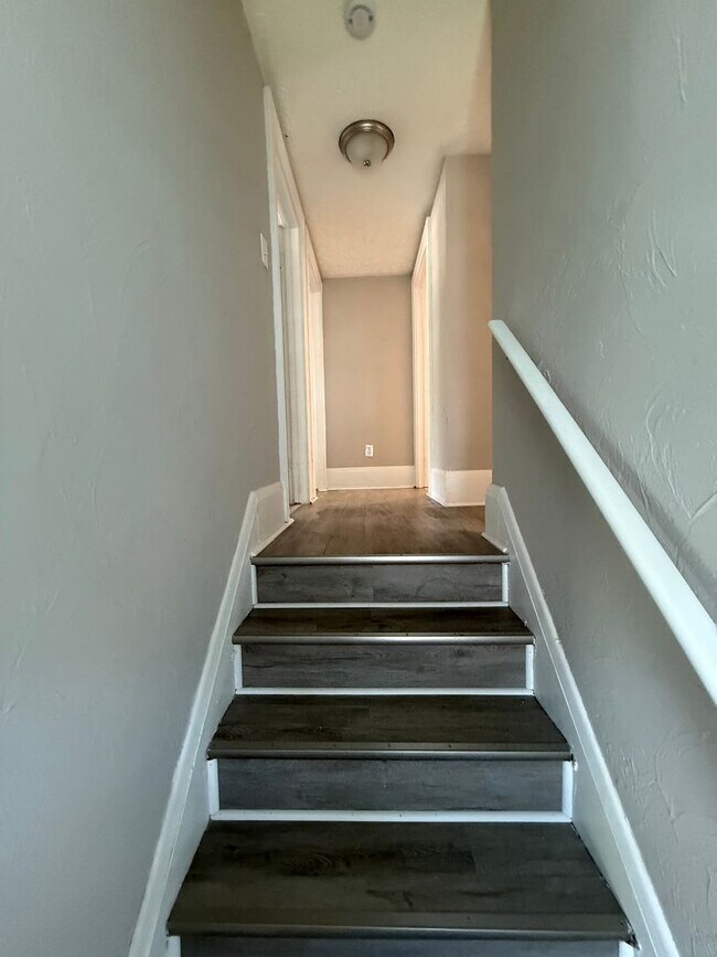 Building Photo - Coming Soon! Section 8 Accepted! Newly Ren...