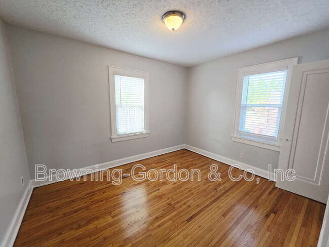 Building Photo - 1504 Riverside Dr