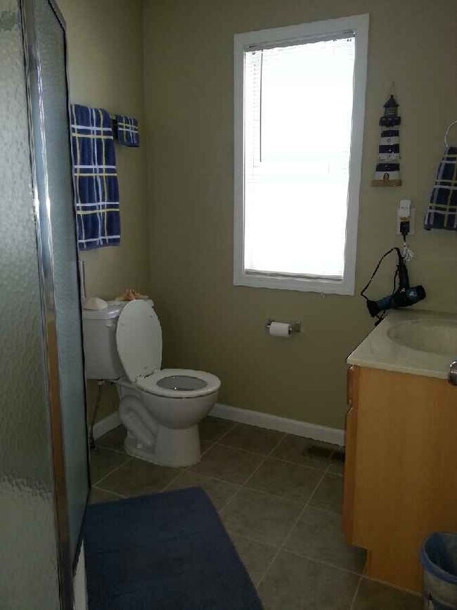 Building Photo - 3 BDRM TOWNHOUSE JULY 2026;   MONTHLY RENT...