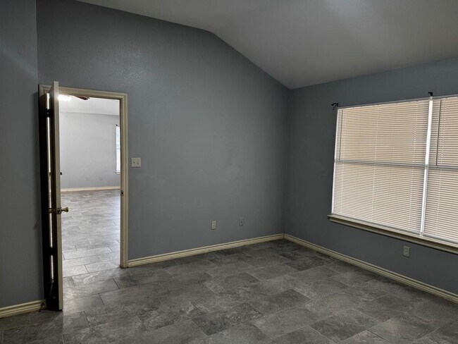 Building Photo - 13800 Randalstone Dr