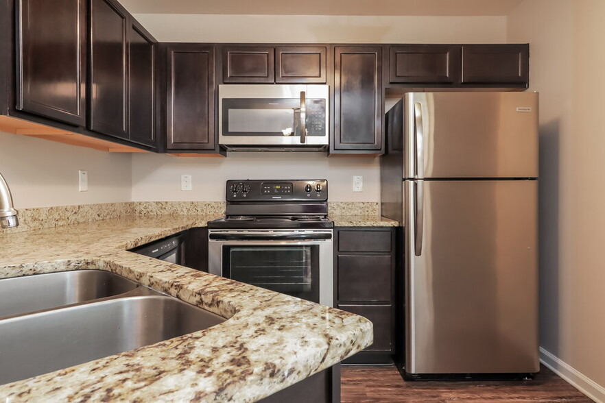 Building Photo - 2825 Marlin Dr