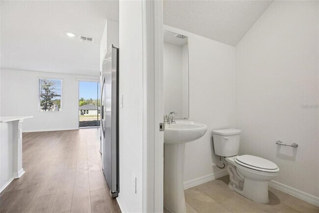 Building Photo - 698 Muhly Wy