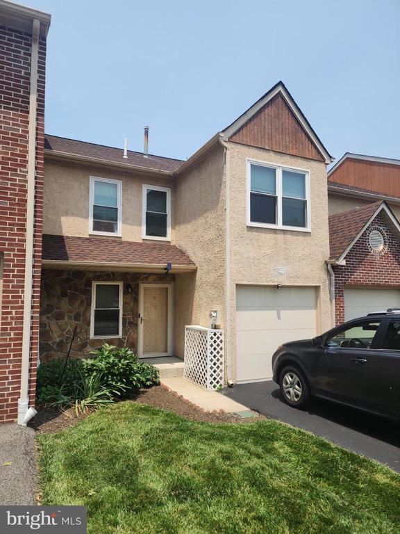 Building Photo - 25 Forsythia Ct