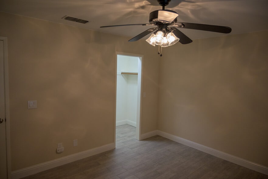 Building Photo - 1822 Cougar Ln