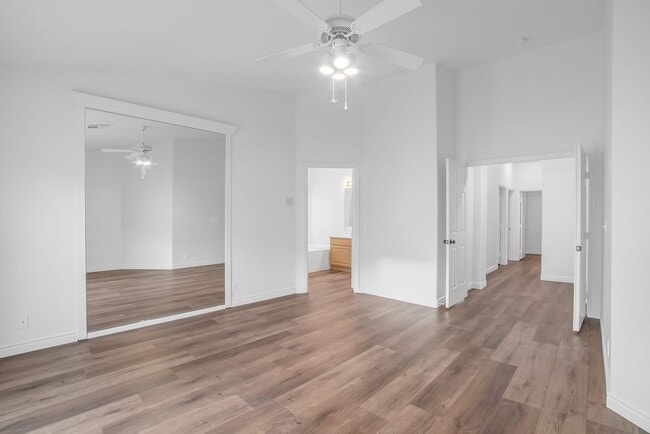 Building Photo - MOVE-IN READY SINGLE-STORY 4-BEDROOM 3-CAR GARAGE HOME IN HENDERSON!
