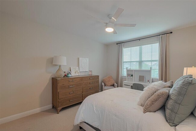 Building Photo - 8418 Oak Leaf Point Dr