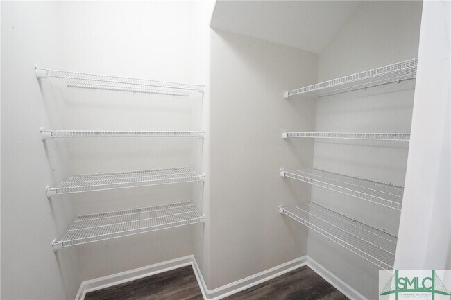 Building Photo - 165 Greyfield Cir
