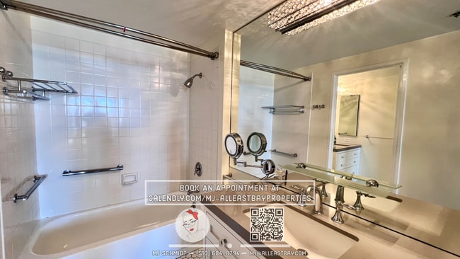 Building Photo - Views Views!!! Large 1 bdrm / 1 Bth with s...