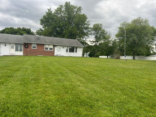 Building Photo - Lovely Single-Family Home
