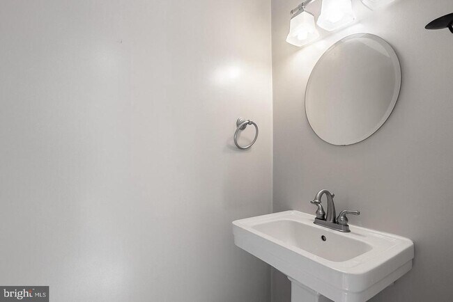 Building Photo - 3048 Silent Valley Dr