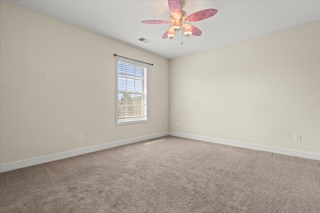 Building Photo - 1635 Lake Wateree Dr