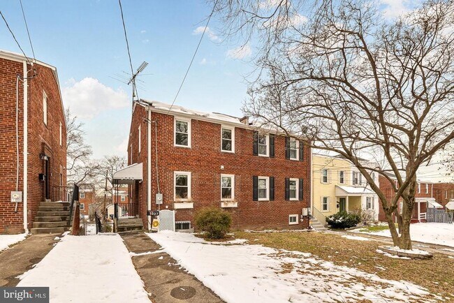 Building Photo - 5027 11th St NE