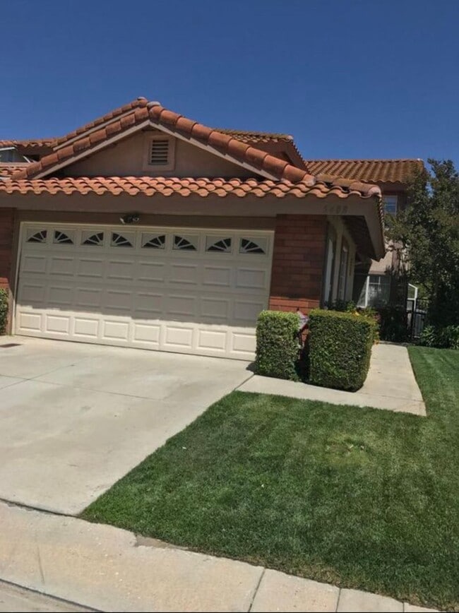 Building Photo - Beautiful 4 bed 3 bath Agoura Hills home