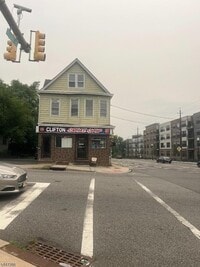 Building Photo - 673 Clifton Ave