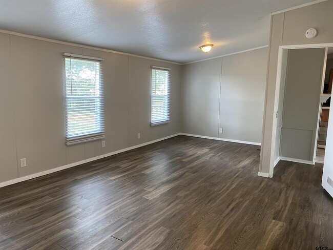 Building Photo - 22944 Shell Shore Dr